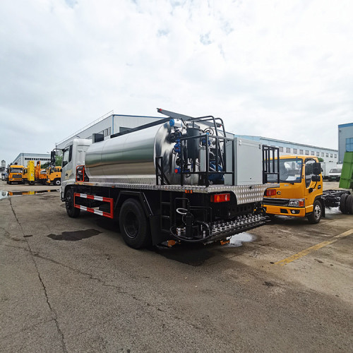 Грузовик Dongfeng Asphalt Distribution