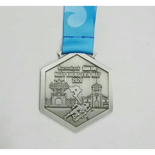 Niestandardowy medal finishera z Wietnamu Sacombank Covid-19