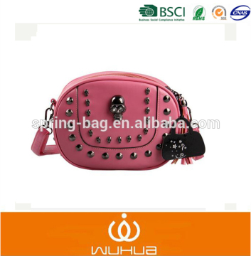 Fashion Women Rivet Skull Bags PU Leather Tassel Messenger Bags Vintage Small Shoulder Crossbody Bag Punk Style Cool Bags