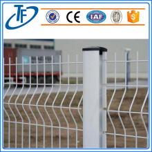 Peach shaped post wire fencing