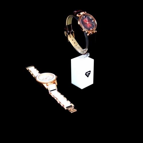 Stable performance acrylic watch display stand