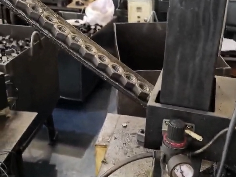 Automation Pneumatic Nut Stud