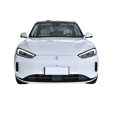 大人向けの新しいHuawei Aito M5電気自動車
