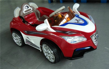 Auto elettrica dei giocattoli popolari dei bambini