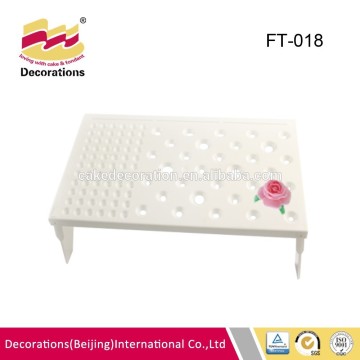The frame for cake decorating flowers