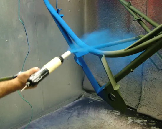 Silicon Dioxide Powder As Hardener For Clear Paint
