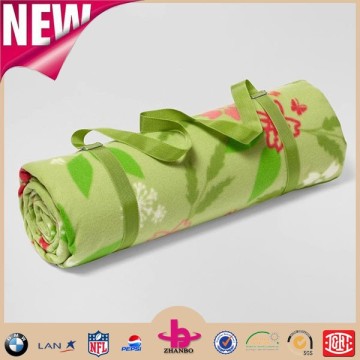Supply new arrival super soft roll up Polar Fleece picnic blanket/waterproof roll up travel outdoor blankets with shoulder strap