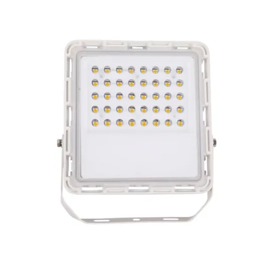 High-efficiency LED floodlight for landscape