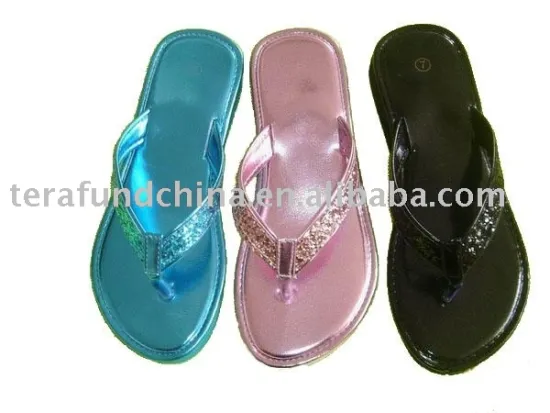 Lady fashionable flip flop sandals