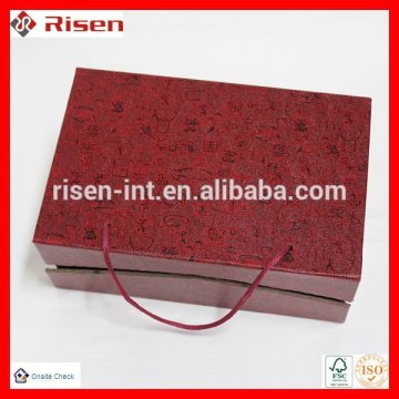 Luxury and fashion cardboard box with lifting handle