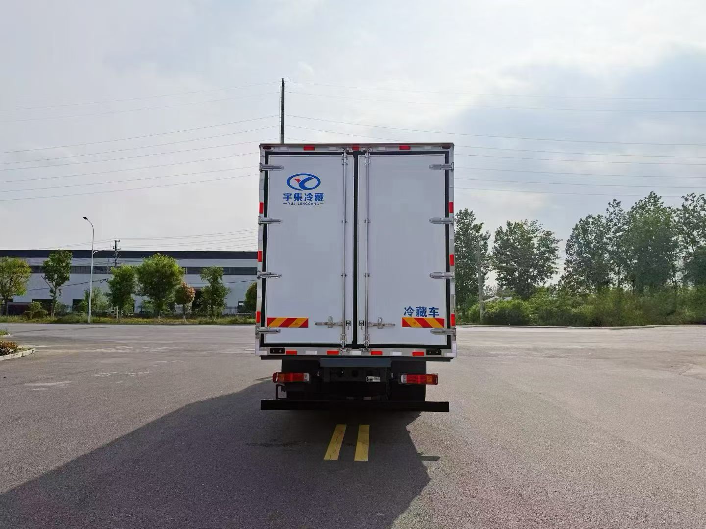 Cold chain transport truck