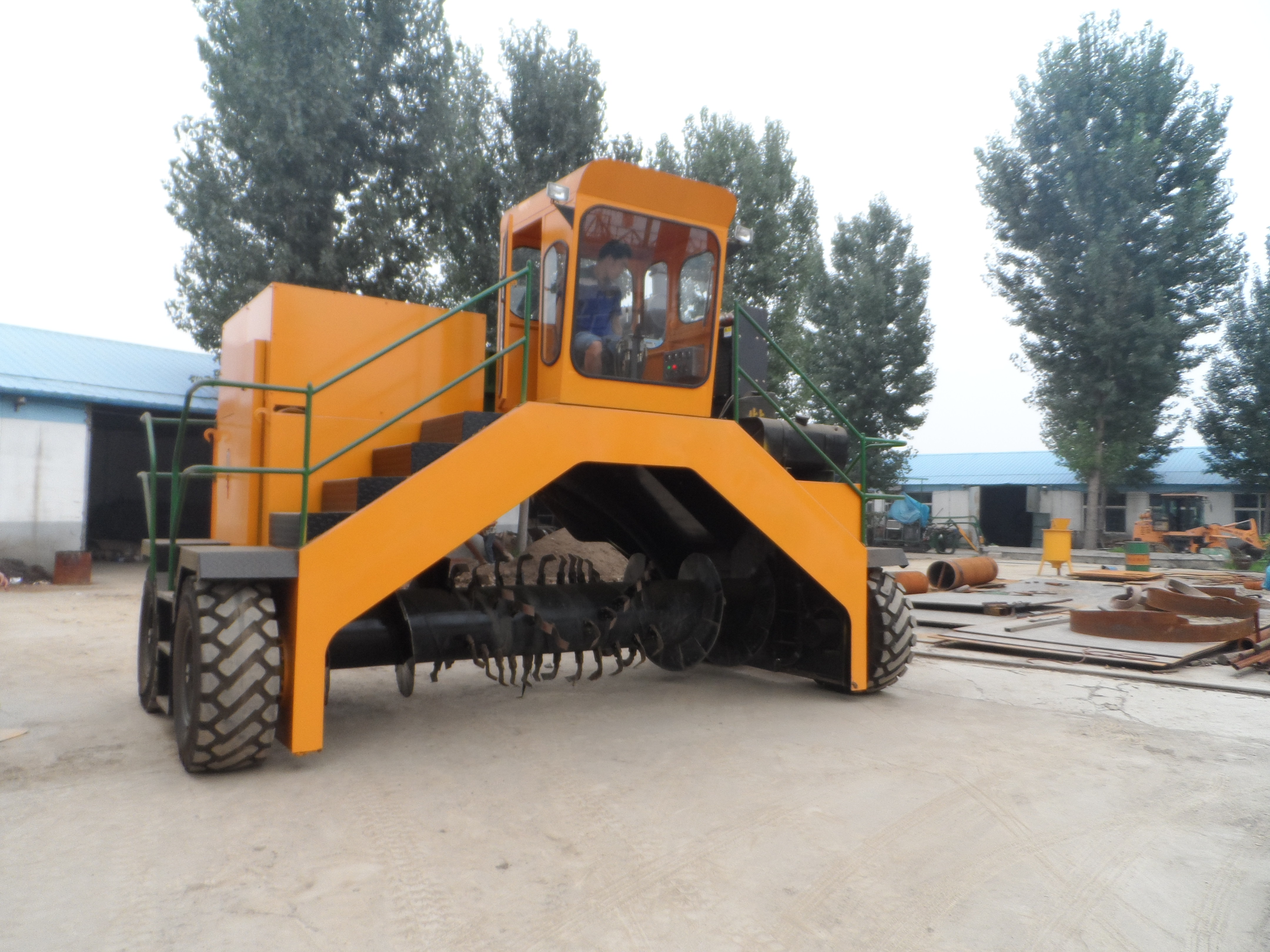 wheel-type compost turner