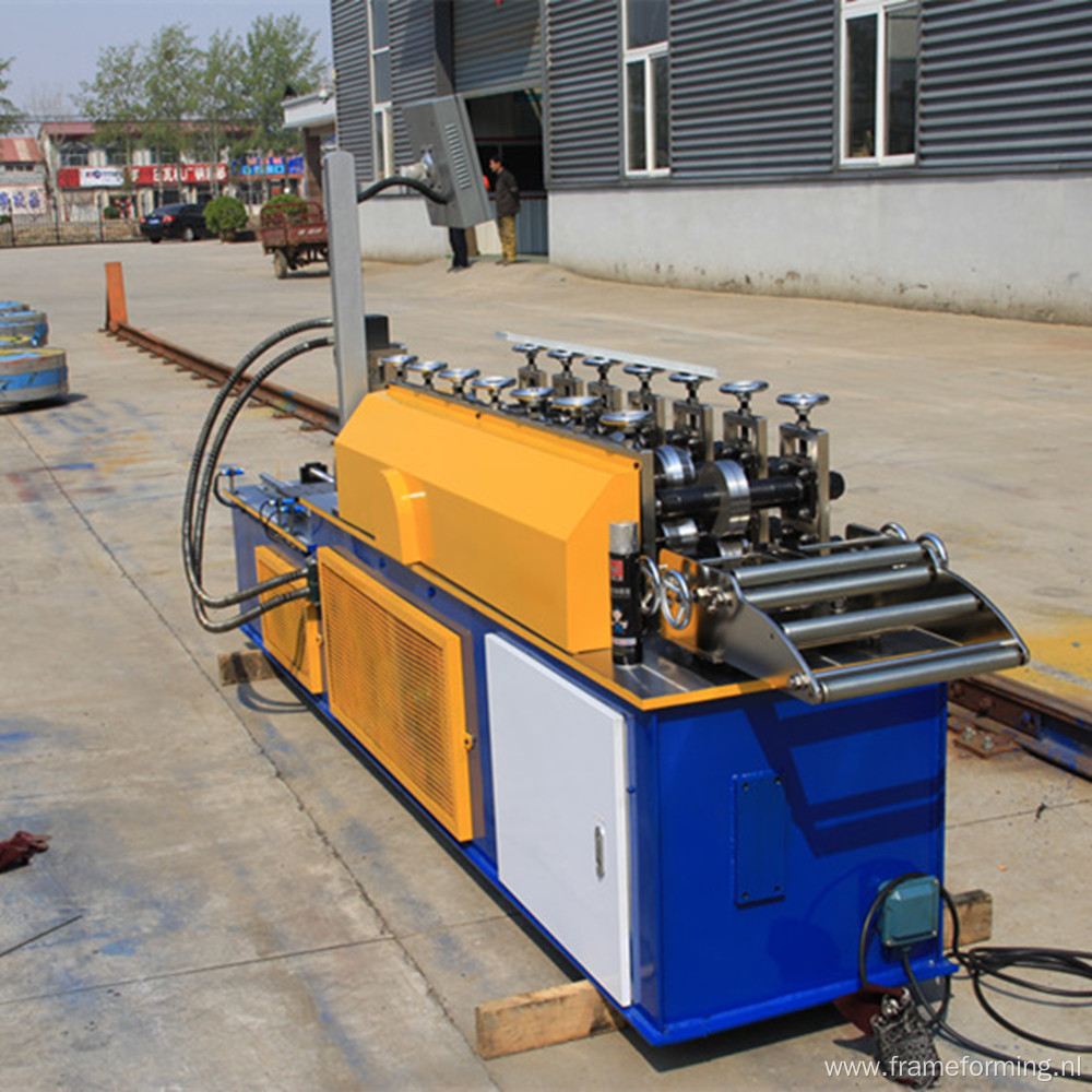 Aluminum angle cutting rolling machine