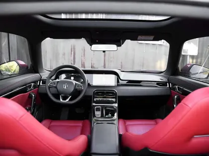 High Speed SUV 700km Sunroof White Color S01 Leap C01 T03 C11 New Energy Vehicles Leap