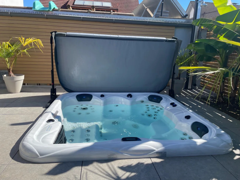 In ground jacuzzi
