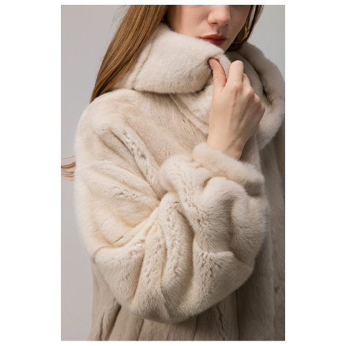 KC Fur Aristocratic Young Style Cross Drawn Knife Hooded Short Mink Coat for Women