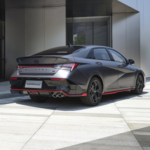 Hyundai Elantra 1.5L CVT használt autót online