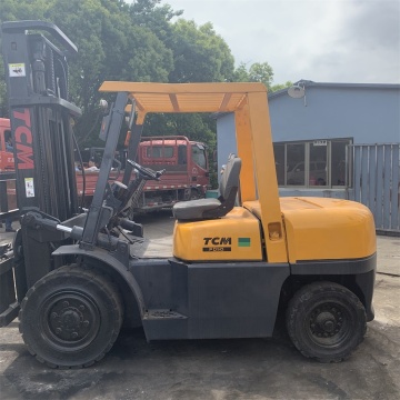 Shanghai Sale: Good Price Japan Original Color FD50 TCM 5 Tons Diesel Forklift