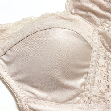 Reggiseno con coppe in pizzo per taglie forti in stock