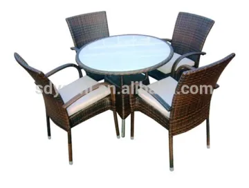 plastic round outdoor table
