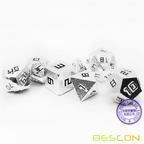 Juego de 7 dados de RPG poliédrico D&amp;D de Bescon Raw Metal, Juego de dados de metal sólido de metal plateado brillante