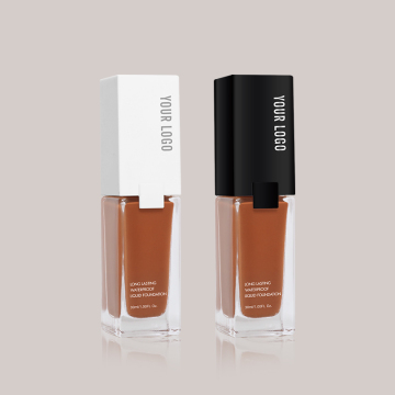 Set di trucco personalizzati con marchio del distributore: fondazione, viso, trucco e polvere