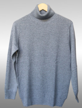 High-necked cashmere men's sweater