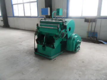 Semiautomatic cardboard die cutting creasing machine