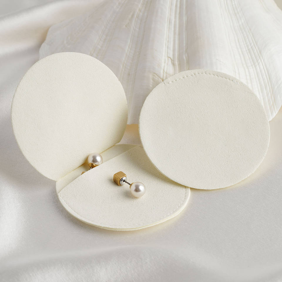 Round Velvet Jewelry Pouch with Plush Interior