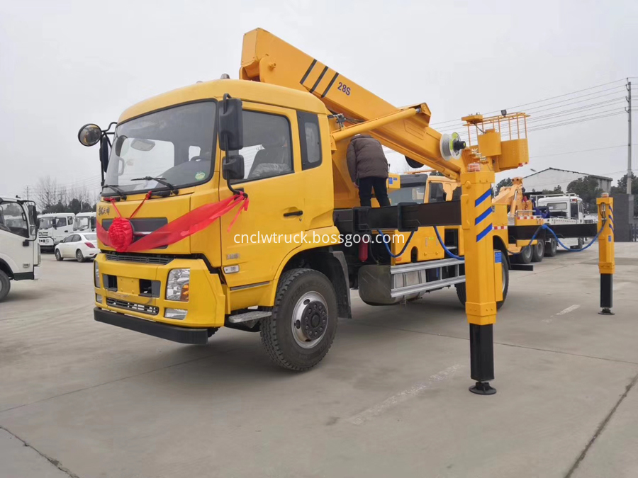 aerial bucket truck