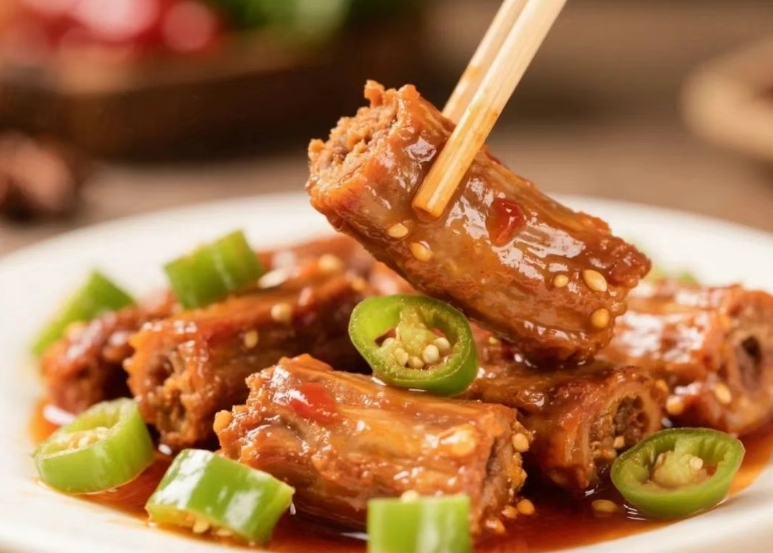 Stir-fried Chicken Neck with Green Peppers an