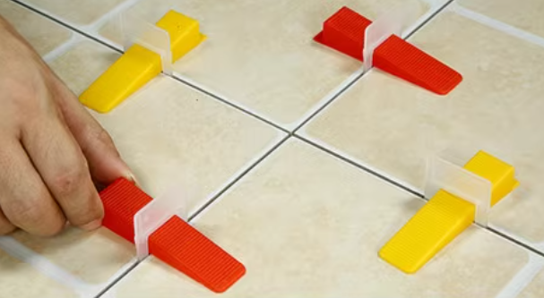 Tile leveler red insert