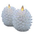 Candele della batteria senza fiamma a LED di Pinecone di Natale con il timer