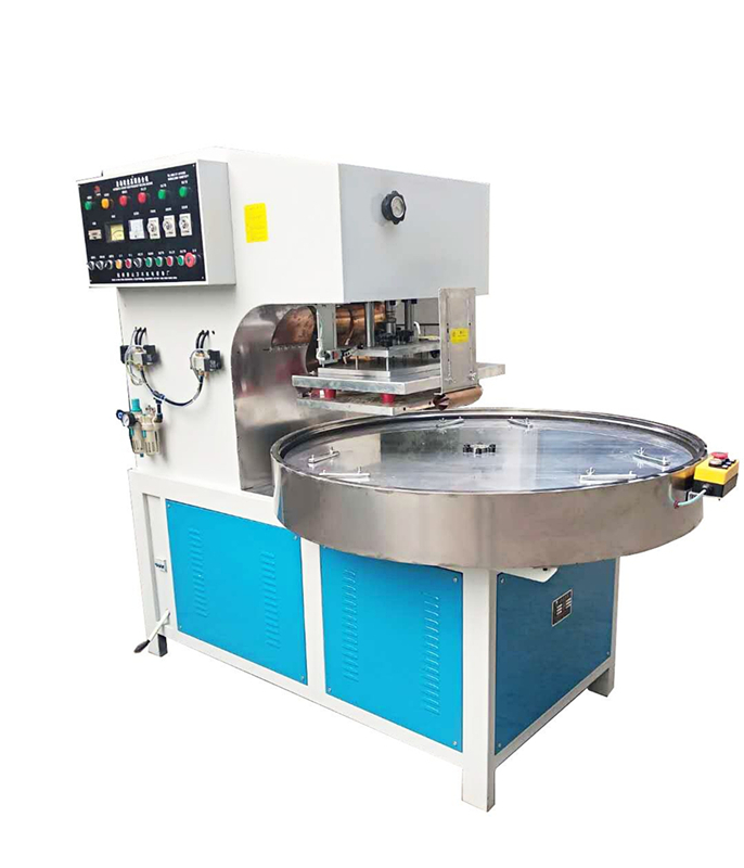 Turntable type high frequency sealing machine