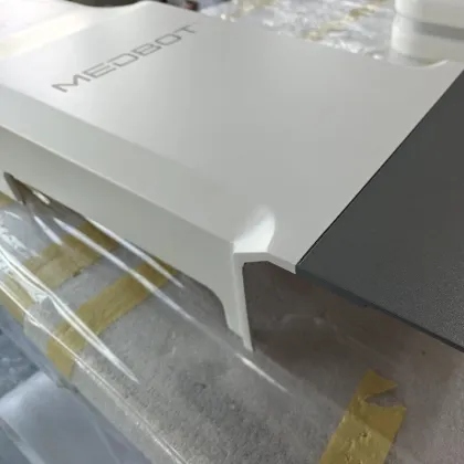 thermoformed column cover of medical surgical robot