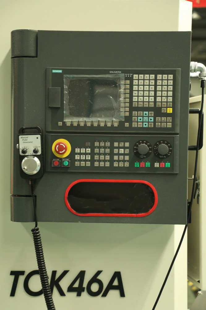CNC inclined lathe
