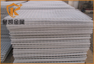 Galvanized welded wire mesh fence panels