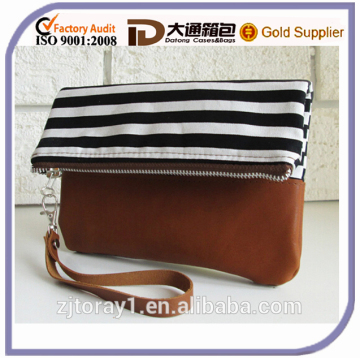 China Manufacture Foldover Canvas and Leather Striped Fashion Clutch Bag