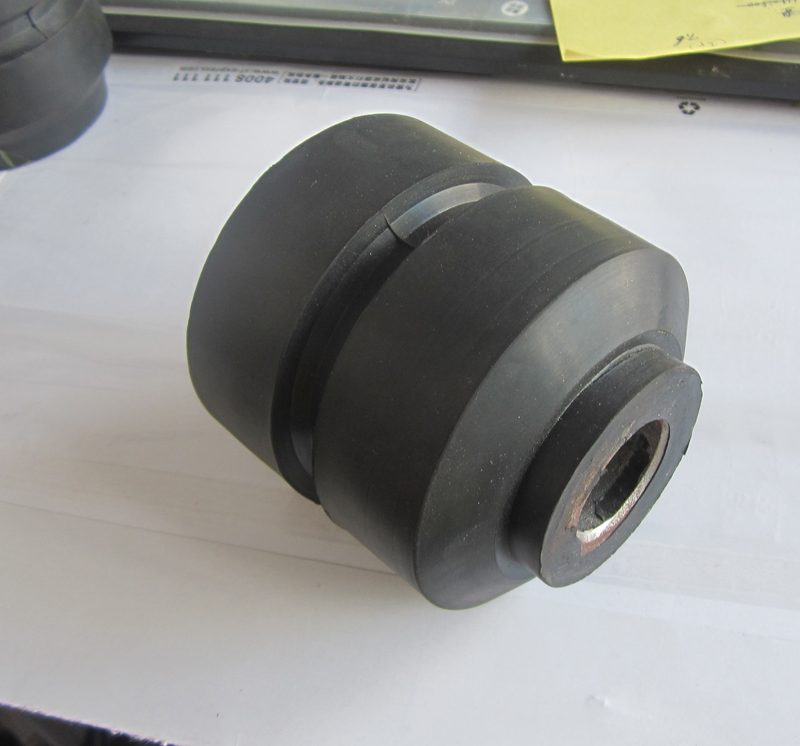 Automobile Rubber Shock Absorption Bushing 2