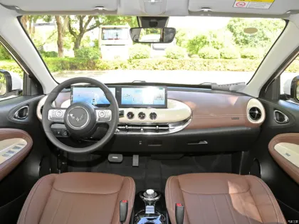 Pure Electric Wuling Binge EV: Inexpensive Small Chinese Cars