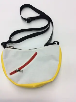 Practical arc casual shoulder bag