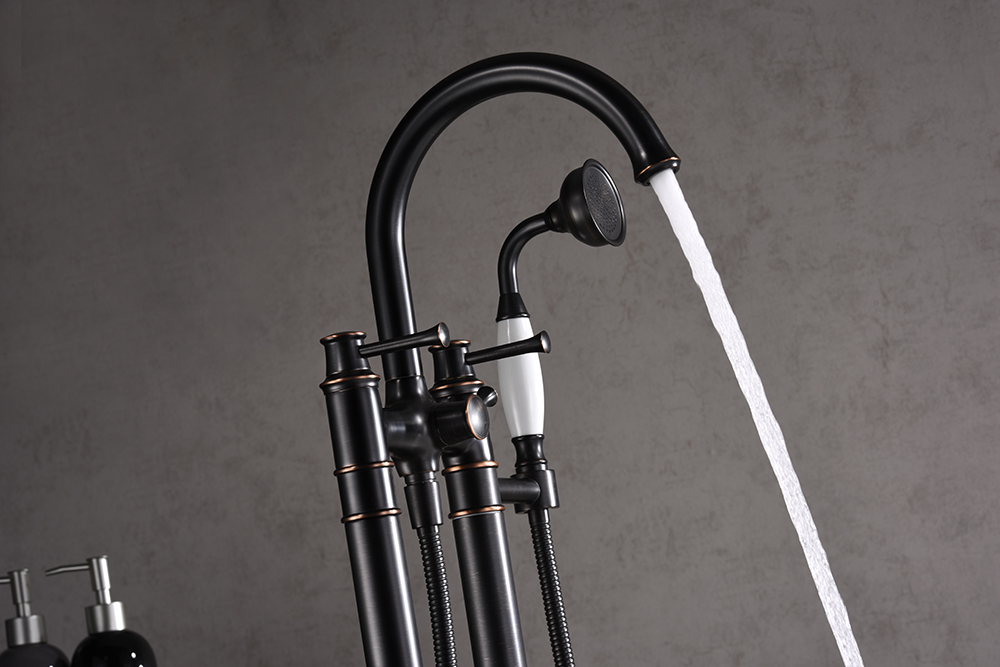 2 hole bathtub faucets