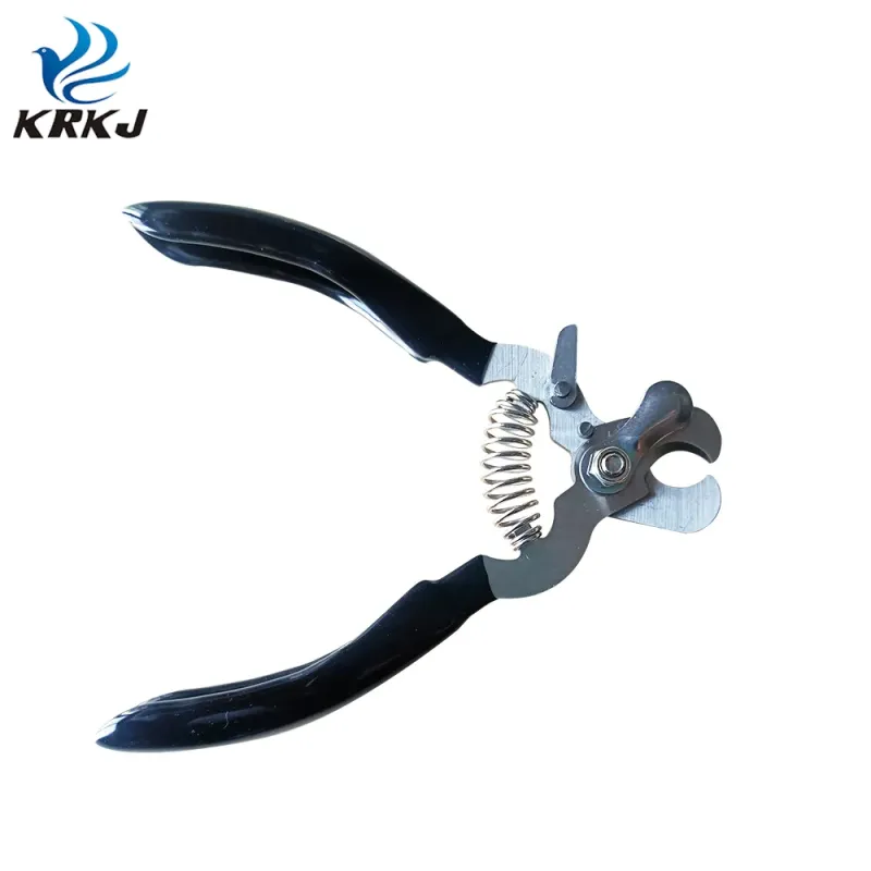 Safe Pet Nail Clippers with Protective Device