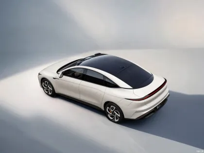 2024 ZHi Ji IML7: A High-Performance, Luxury Electric Car with Cost-Effective Pricing