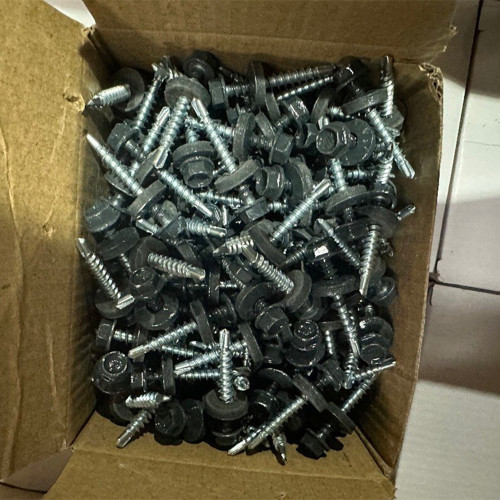 Vít kim loại tự khoan