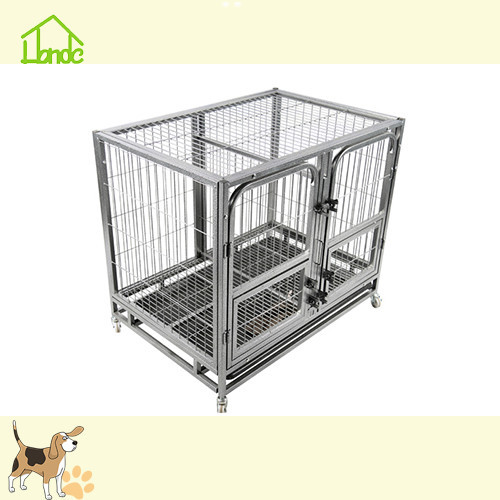 Wire dog kennel with divider