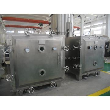 Low temperature vacuum tray dryer for fruit