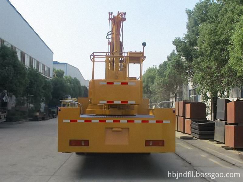 Aerial Platform Truck 185