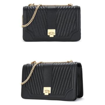 Lady bags quality inspection