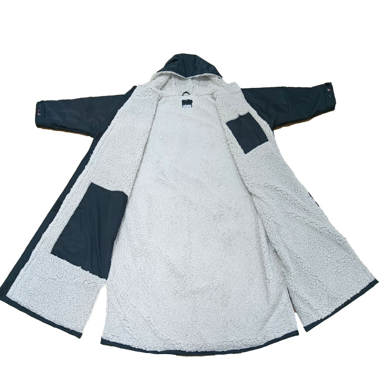 long sleeves waterproof robe with fleece lining
